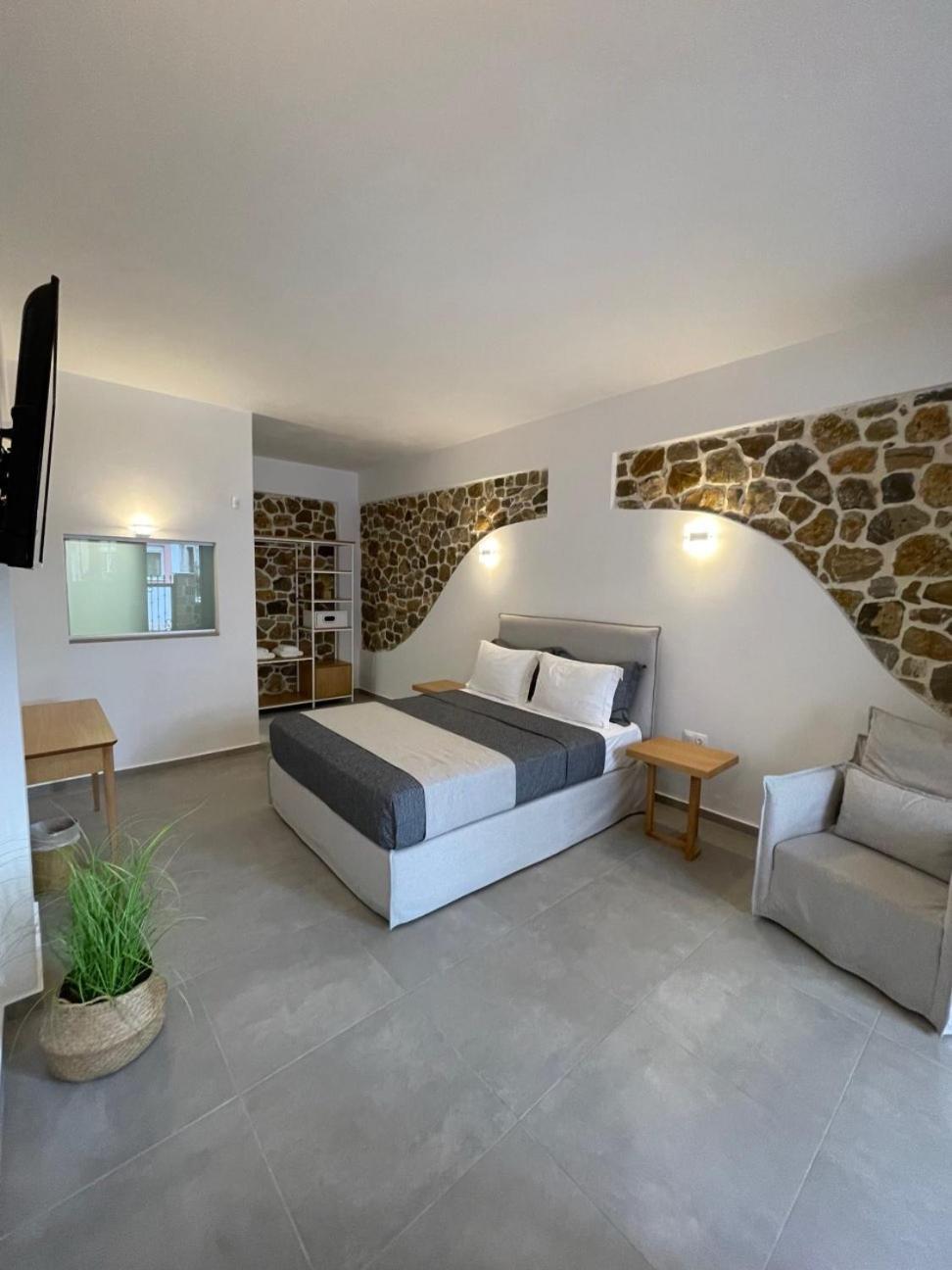 Trocadero Luxury Suites Ермиони Екстериор снимка