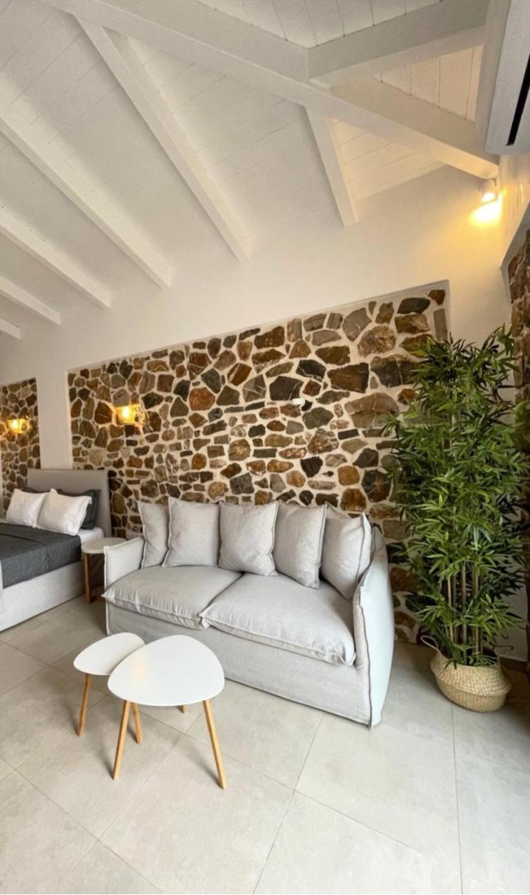Trocadero Luxury Suites Ермиони Екстериор снимка