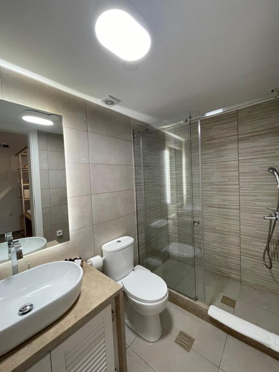 Trocadero Luxury Suites Ермиони Екстериор снимка