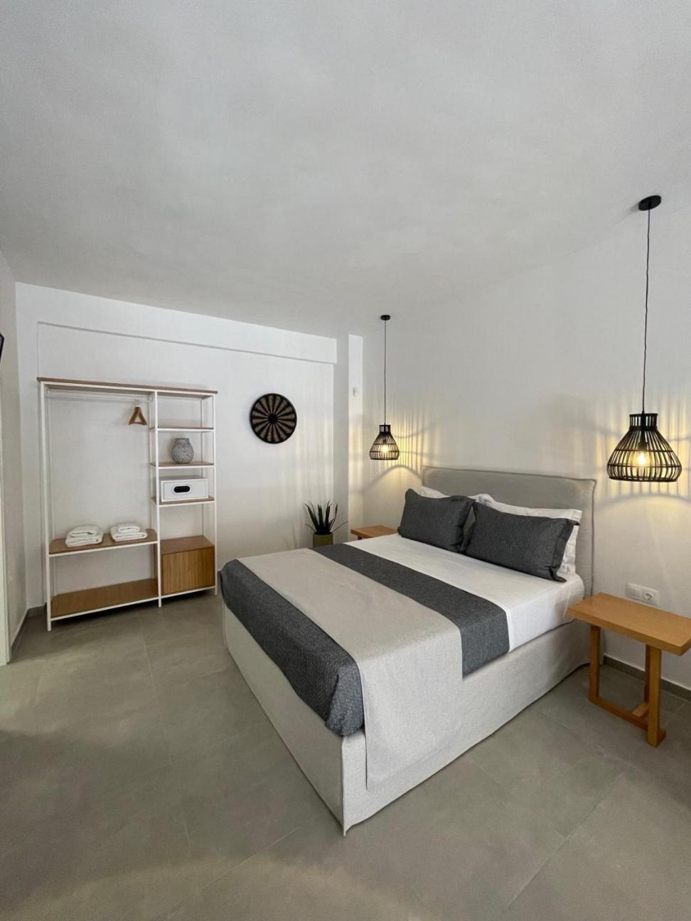 Trocadero Luxury Suites Ермиони Екстериор снимка