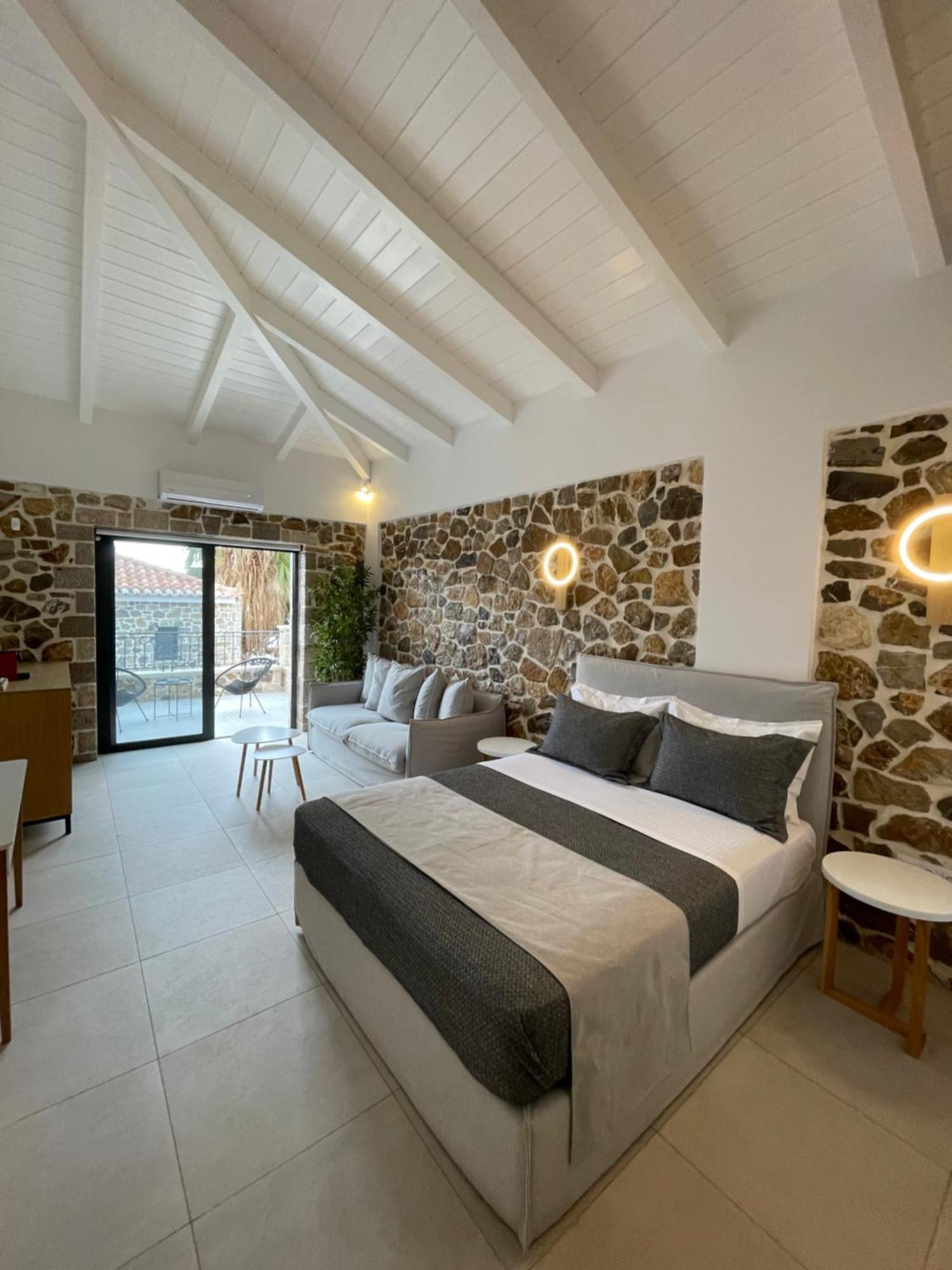 Trocadero Luxury Suites Ермиони Екстериор снимка